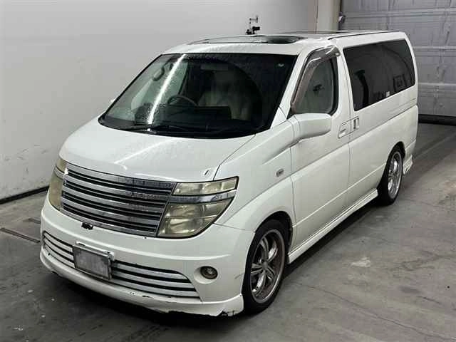 NISSAN ELGRAND