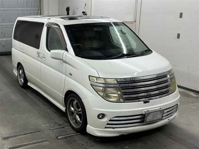 NISSAN ELGRAND