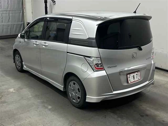HONDA FREED SPIKE HYBRID