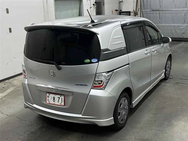 HONDA FREED SPIKE HYBRID