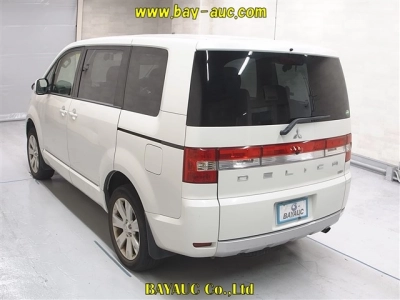 MITSUBISHI DELICA D:5