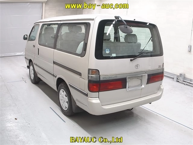 TOYOTA HIACE WAGON