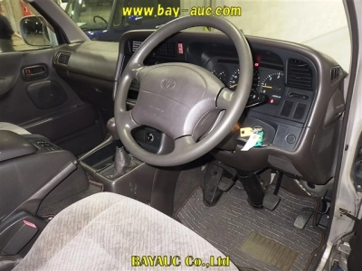 TOYOTA HIACE WAGON