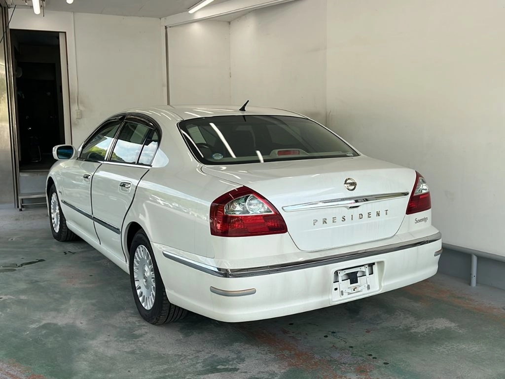 NISSAN PRESIDENT