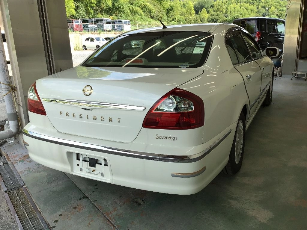 NISSAN PRESIDENT