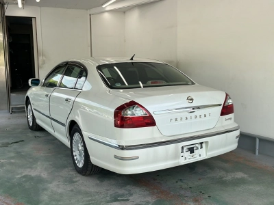 NISSAN PRESIDENT
