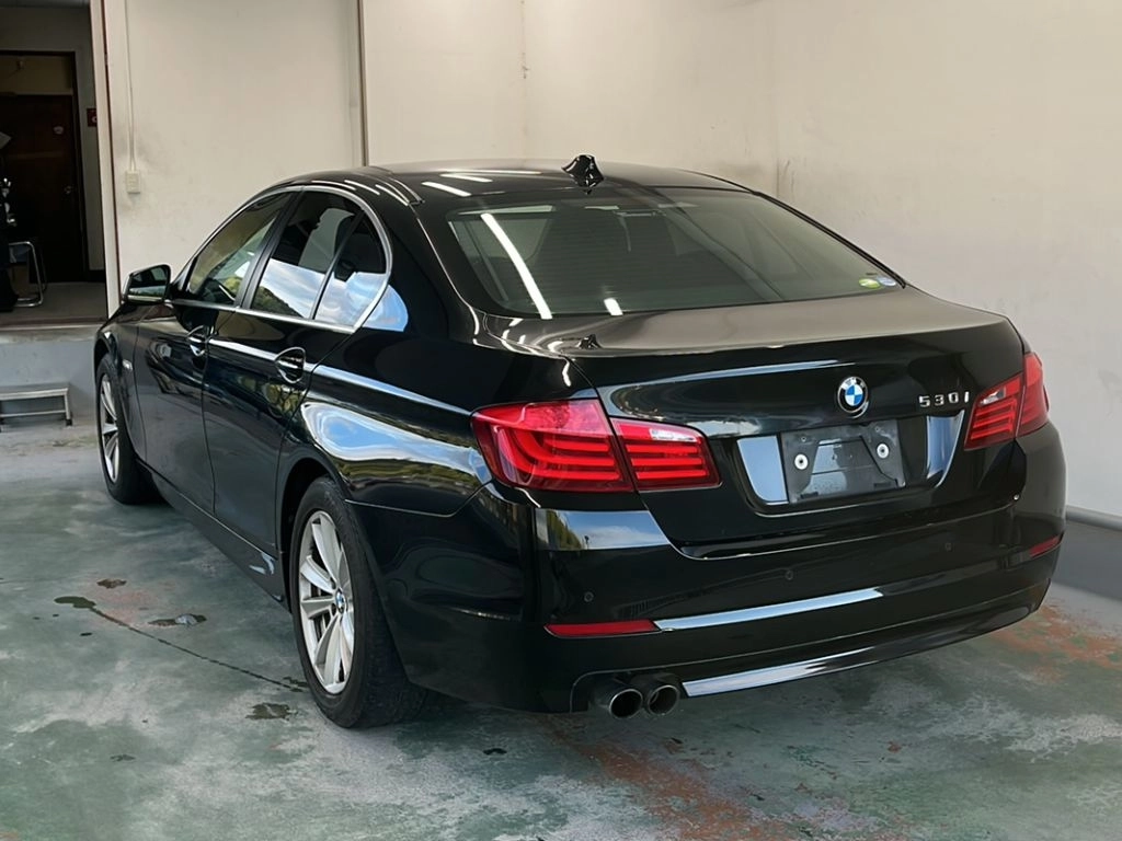 BMW 5 SERIES