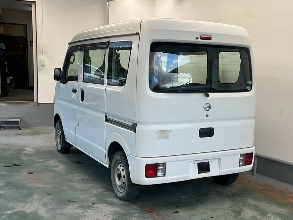 NISSAN NV100 CLIPPER