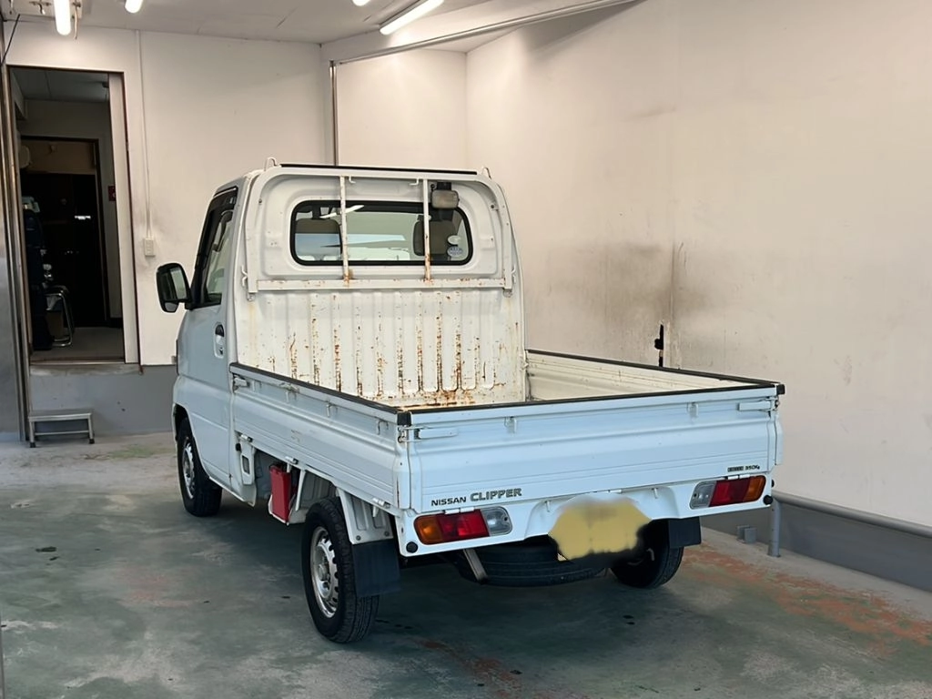 NISSAN CLIPPER TRUCK