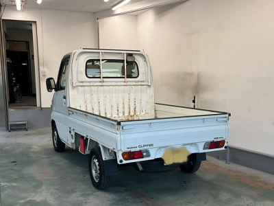 NISSAN CLIPPER TRUCK
