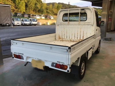 NISSAN CLIPPER TRUCK