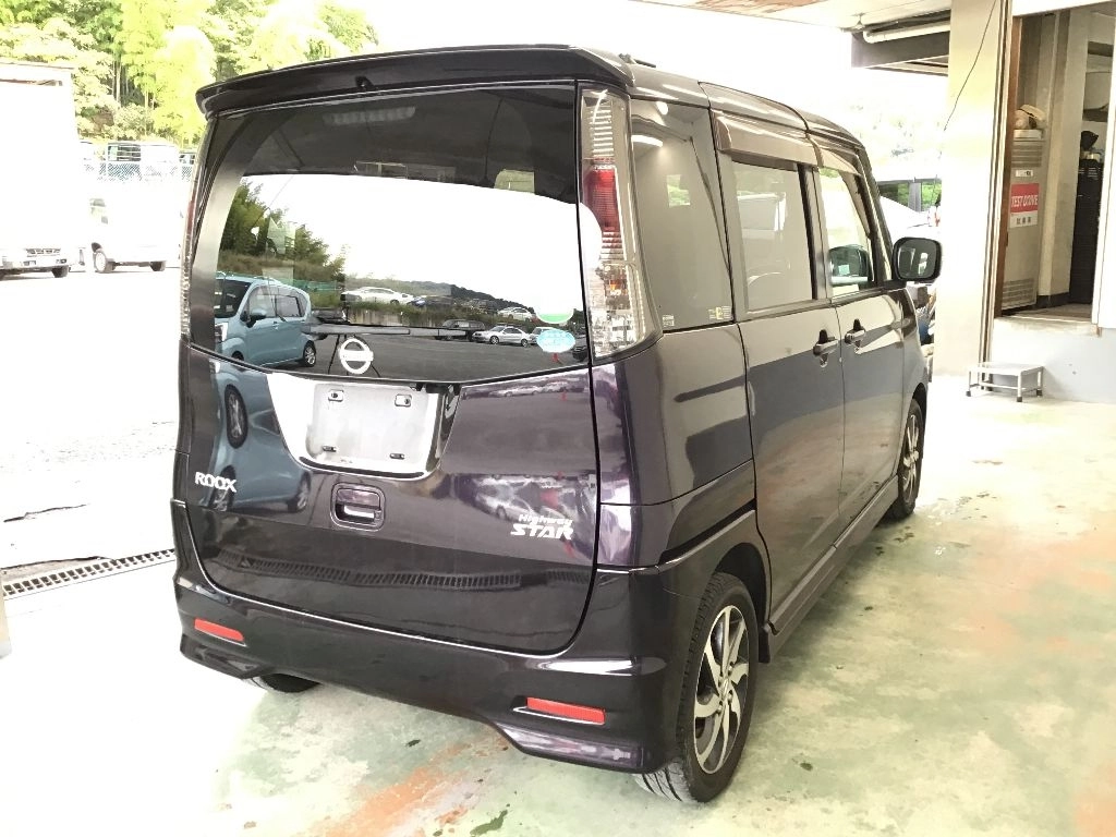 NISSAN ROOX