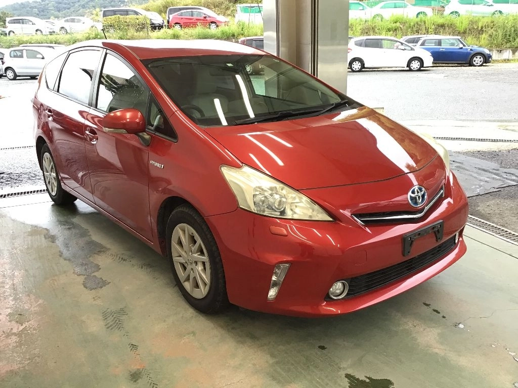 TOYOTA PRIUS ALPHA