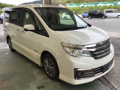 NISSAN SERENA