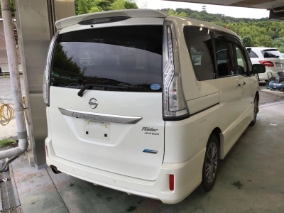 NISSAN SERENA