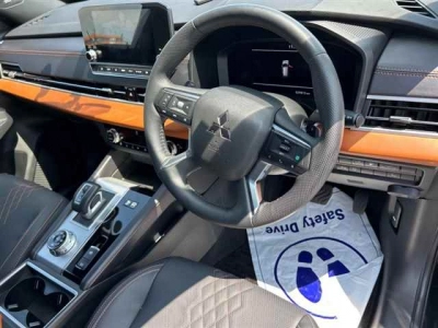MITSUBISHI OUTLANDER PHEV