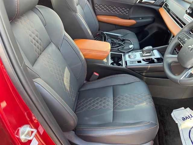 MITSUBISHI OUTLANDER PHEV