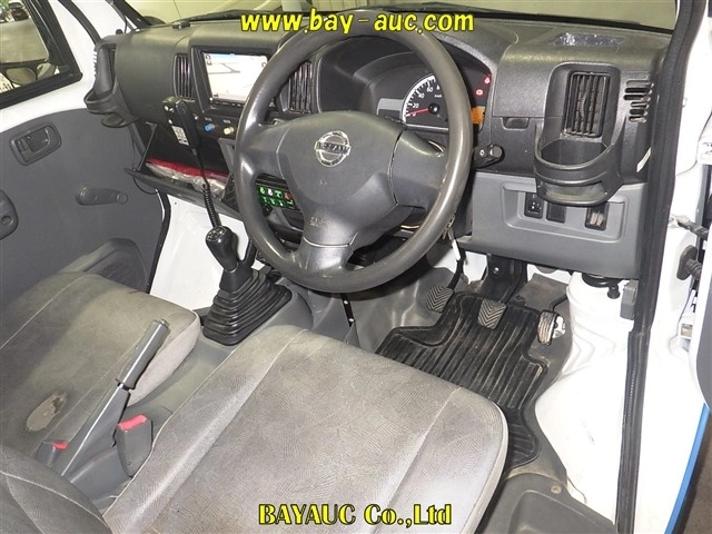 NISSAN CLIPPER VAN