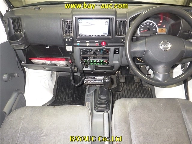 NISSAN CLIPPER VAN
