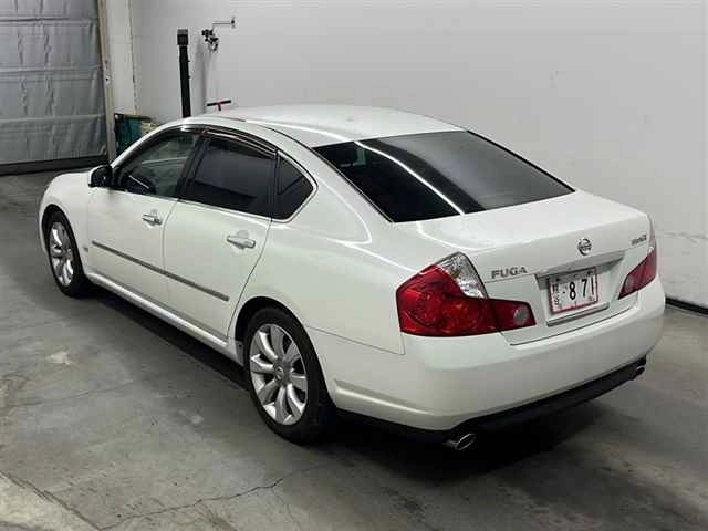 NISSAN FUGA