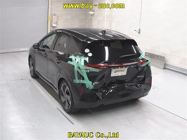 NISSAN AURA