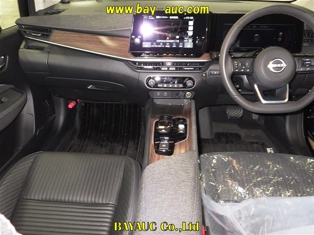 NISSAN AURA