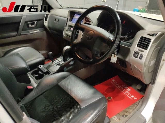 MITSUBISHI PAJERO