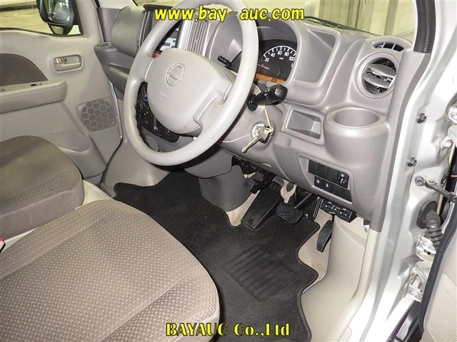 NISSAN NV100 CLIPPER