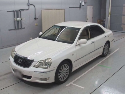 TOYOTA CROWN MAJESTA