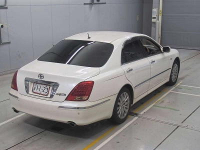 TOYOTA CROWN MAJESTA