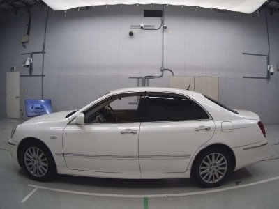 TOYOTA CROWN MAJESTA