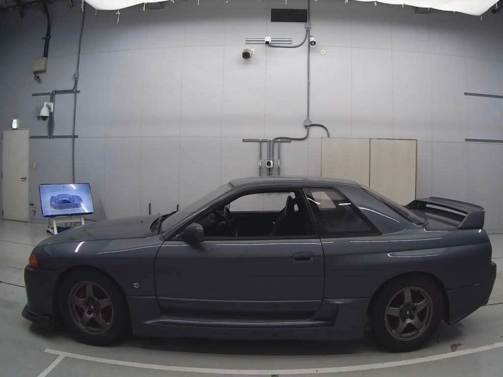 NISSAN SKYLINE