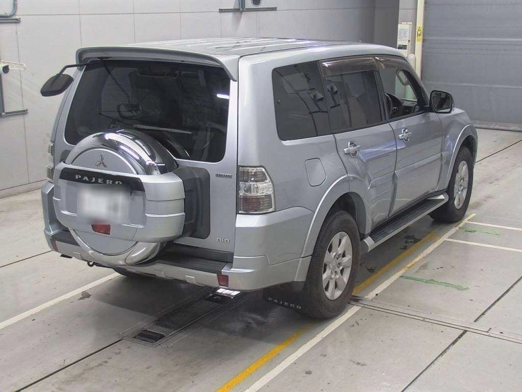 MITSUBISHI PAJERO