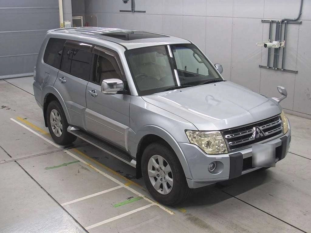 MITSUBISHI PAJERO