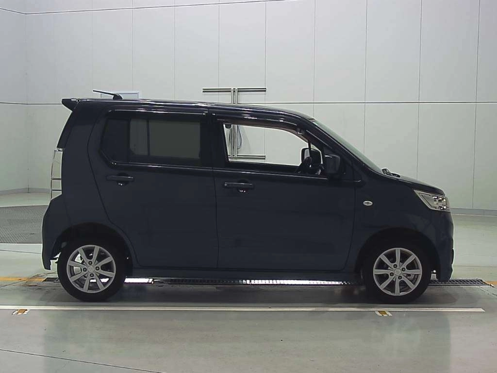 SUZUKI WAGON R STINGRAY
