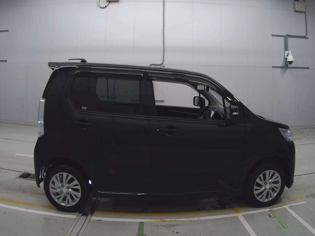 SUZUKI WAGON R STINGRAY