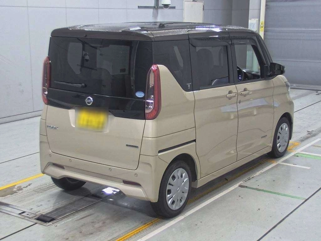 NISSAN ROOX