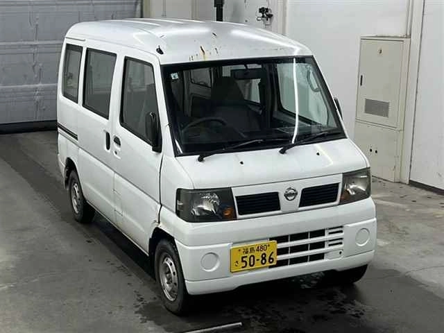 NISSAN CLIPPER VAN