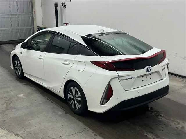TOYOTA PRIUS PHV