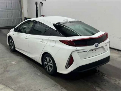 TOYOTA PRIUS PHV