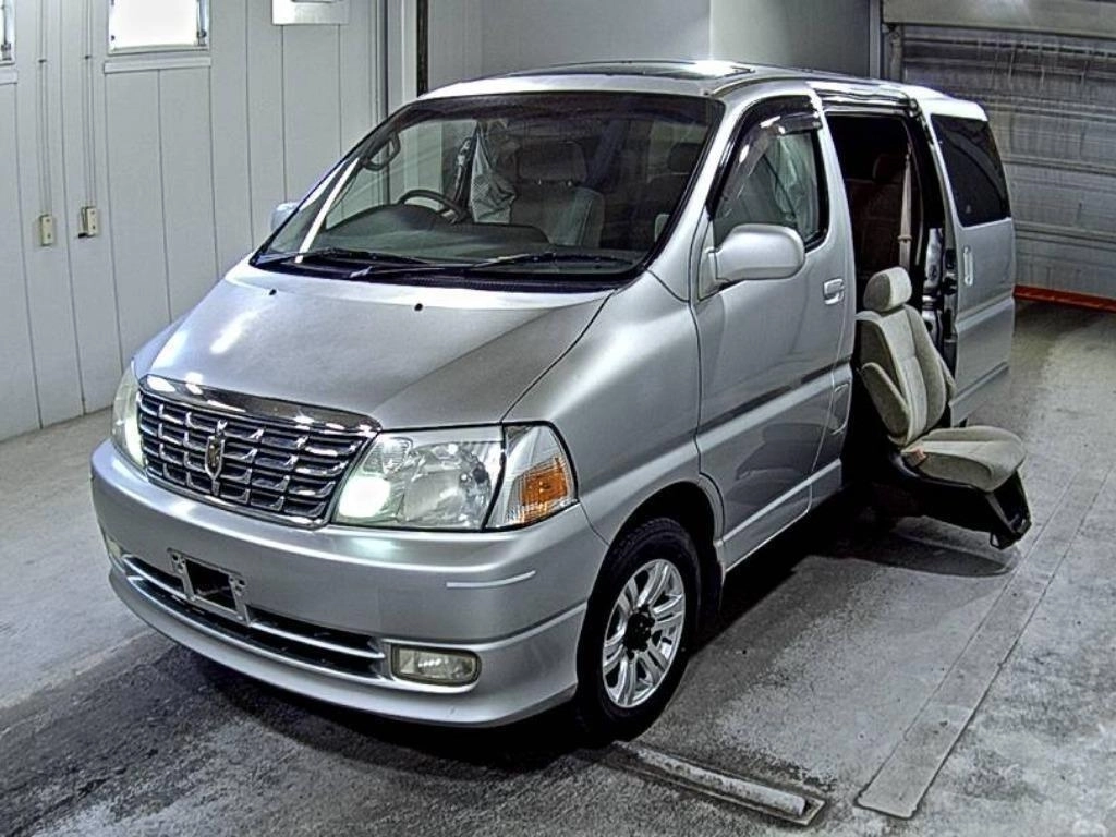 TOYOTA GRAND HIACE