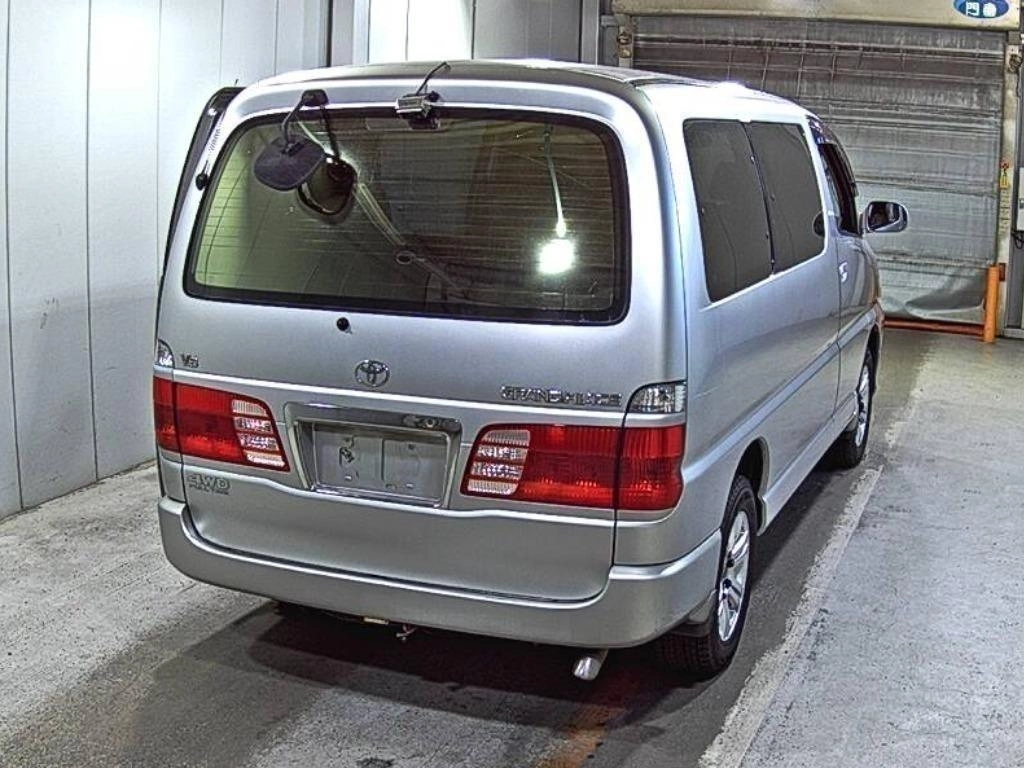 TOYOTA GRAND HIACE