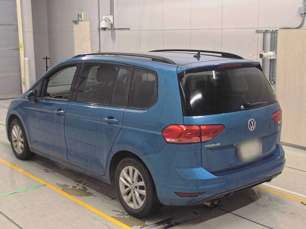 VOLKSWAGEN GOLF TOURAN