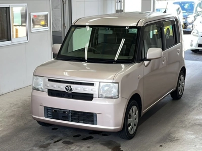 TOYOTA PIXIS SPACE