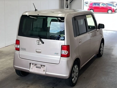 TOYOTA PIXIS SPACE