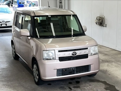 TOYOTA PIXIS SPACE