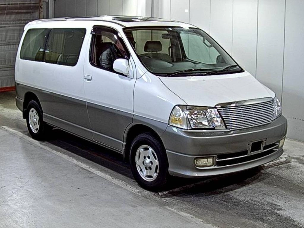 TOYOTA GRAND HIACE