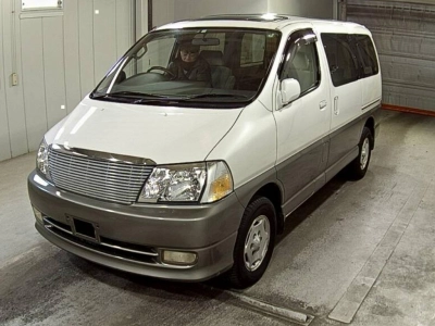 TOYOTA GRAND HIACE