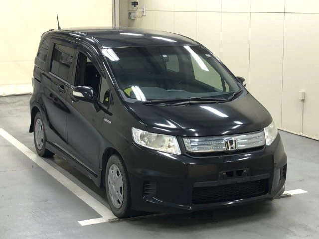 HONDA FREED SPIKE