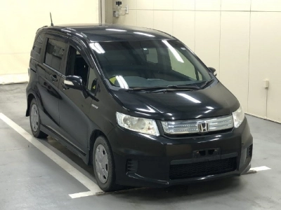HONDA FREED SPIKE